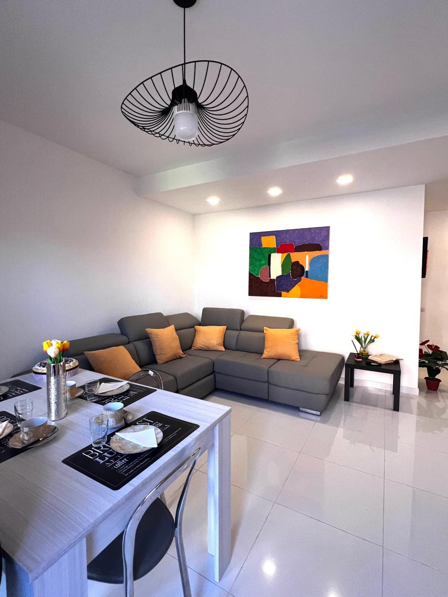 Roma Airport Sky Apartments ฟิวมิชีโน ภายนอก รูปภาพ