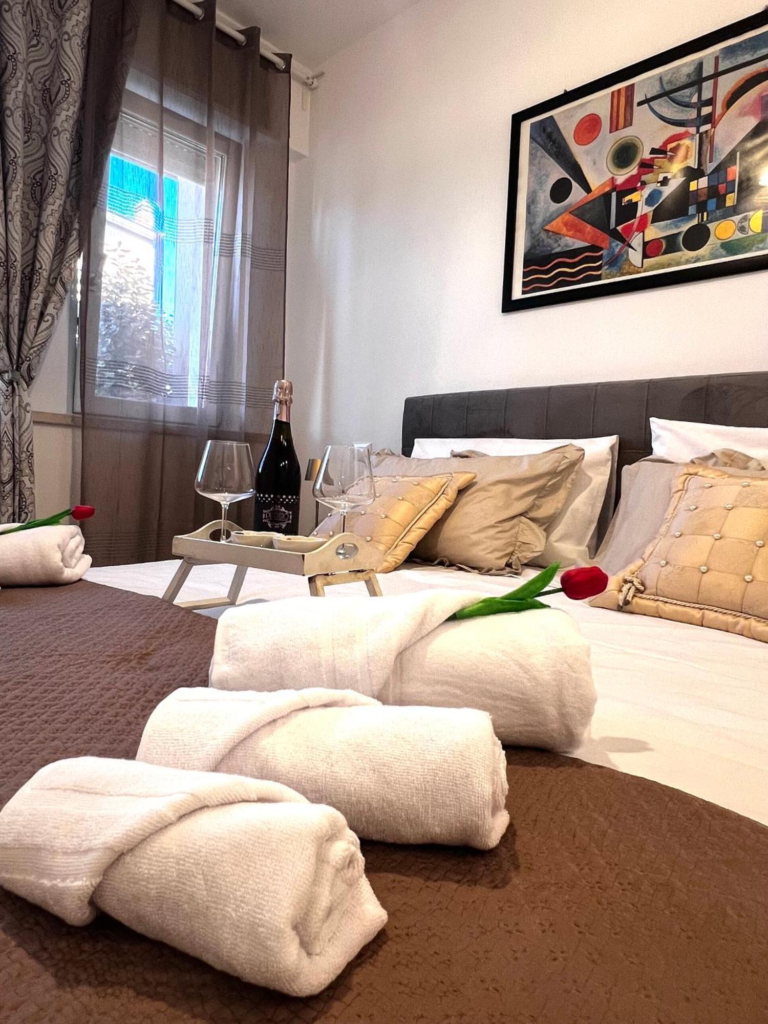 Roma Airport Sky Apartments ฟิวมิชีโน ภายนอก รูปภาพ