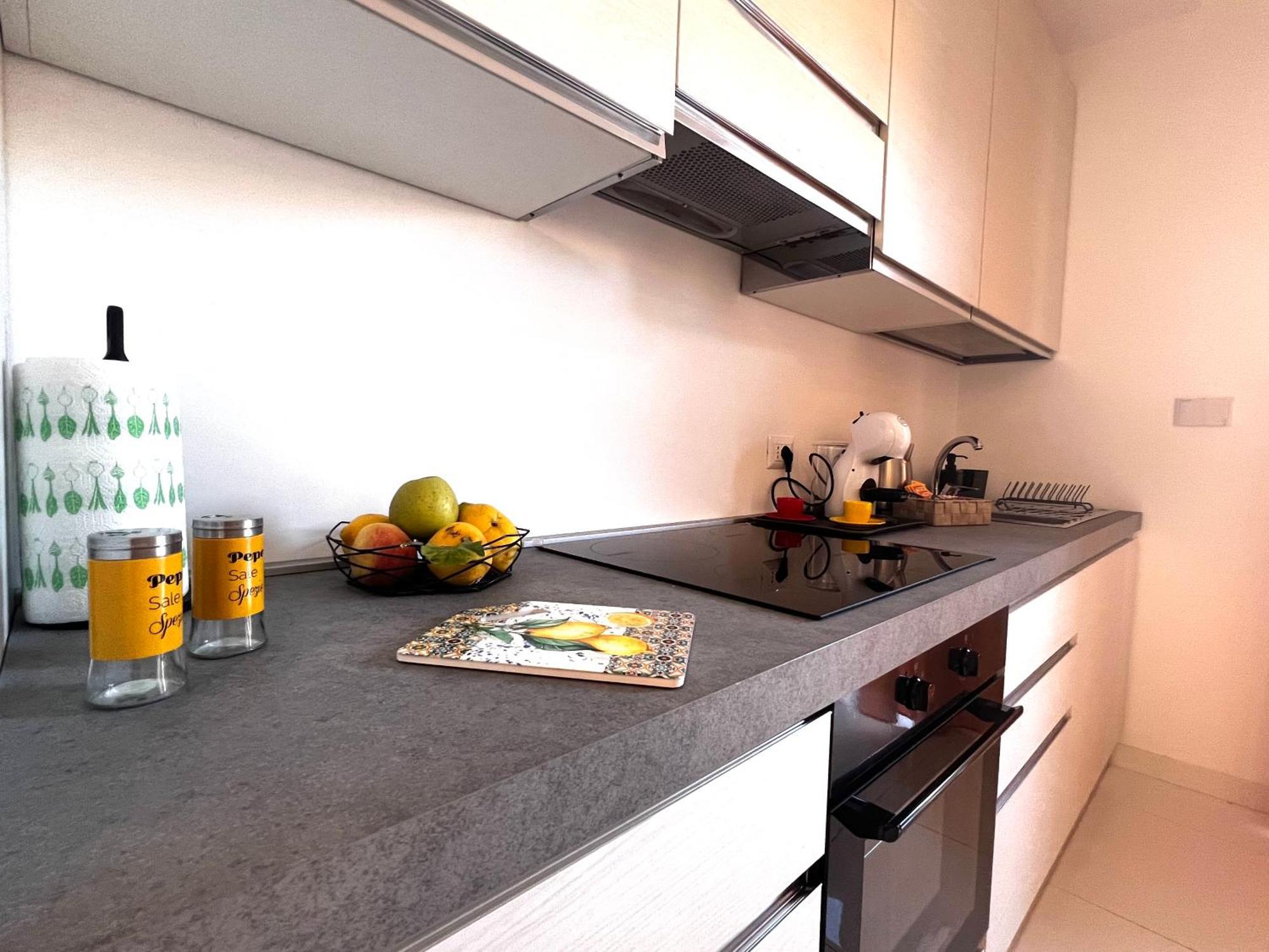 Roma Airport Sky Apartments ฟิวมิชีโน ภายนอก รูปภาพ