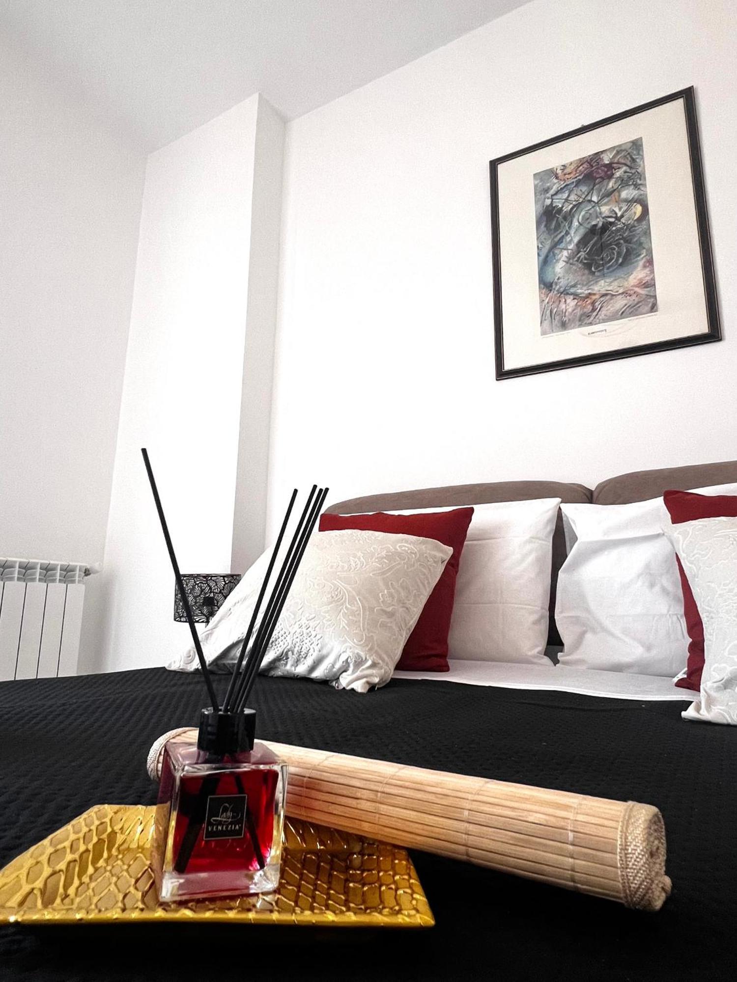Roma Airport Sky Apartments ฟิวมิชีโน ภายนอก รูปภาพ