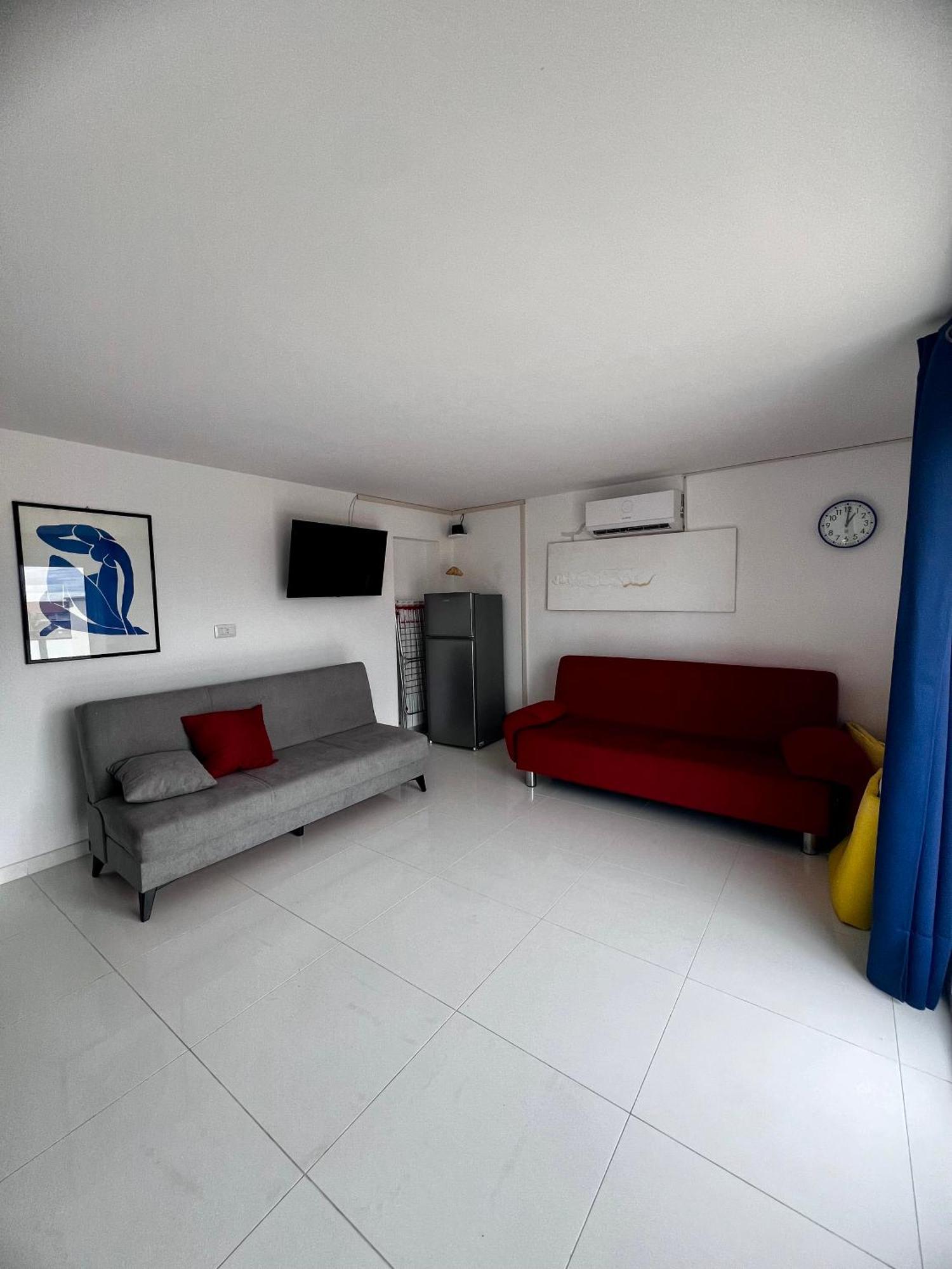 Roma Airport Sky Apartments ฟิวมิชีโน ห้อง รูปภาพ